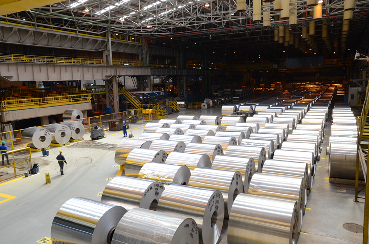 Ventilação industrial Veprel para a indústria metalúrgica, eliminando contaminantes e garantindo um ambiente seguro.