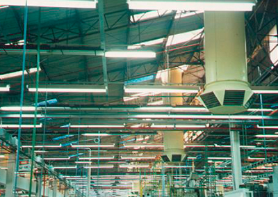 Sistemas de ventilação Veprel para indústria metalúrgica, controlando poluentes e melhorando as condições de trabalho.