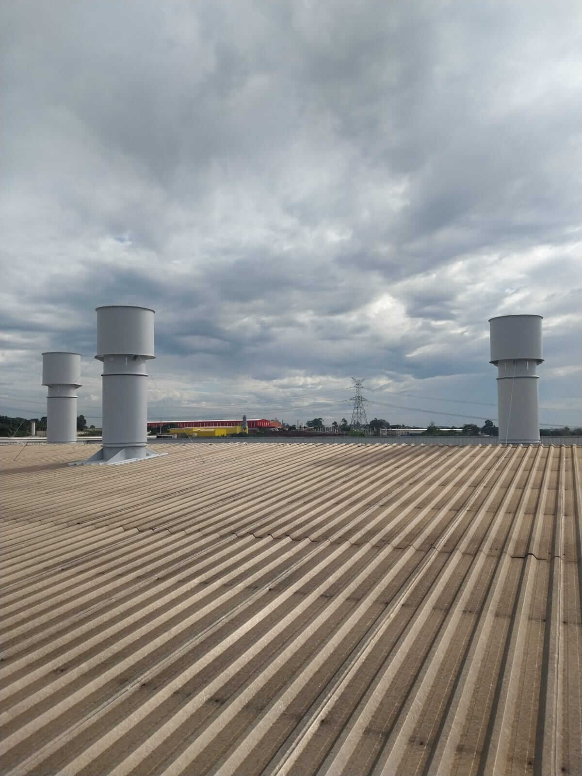 ventilação-com-ar-filtrado Sistema de ventilação com ar filtrado Veprel para ambientes industriais mais saudáveis e seguros